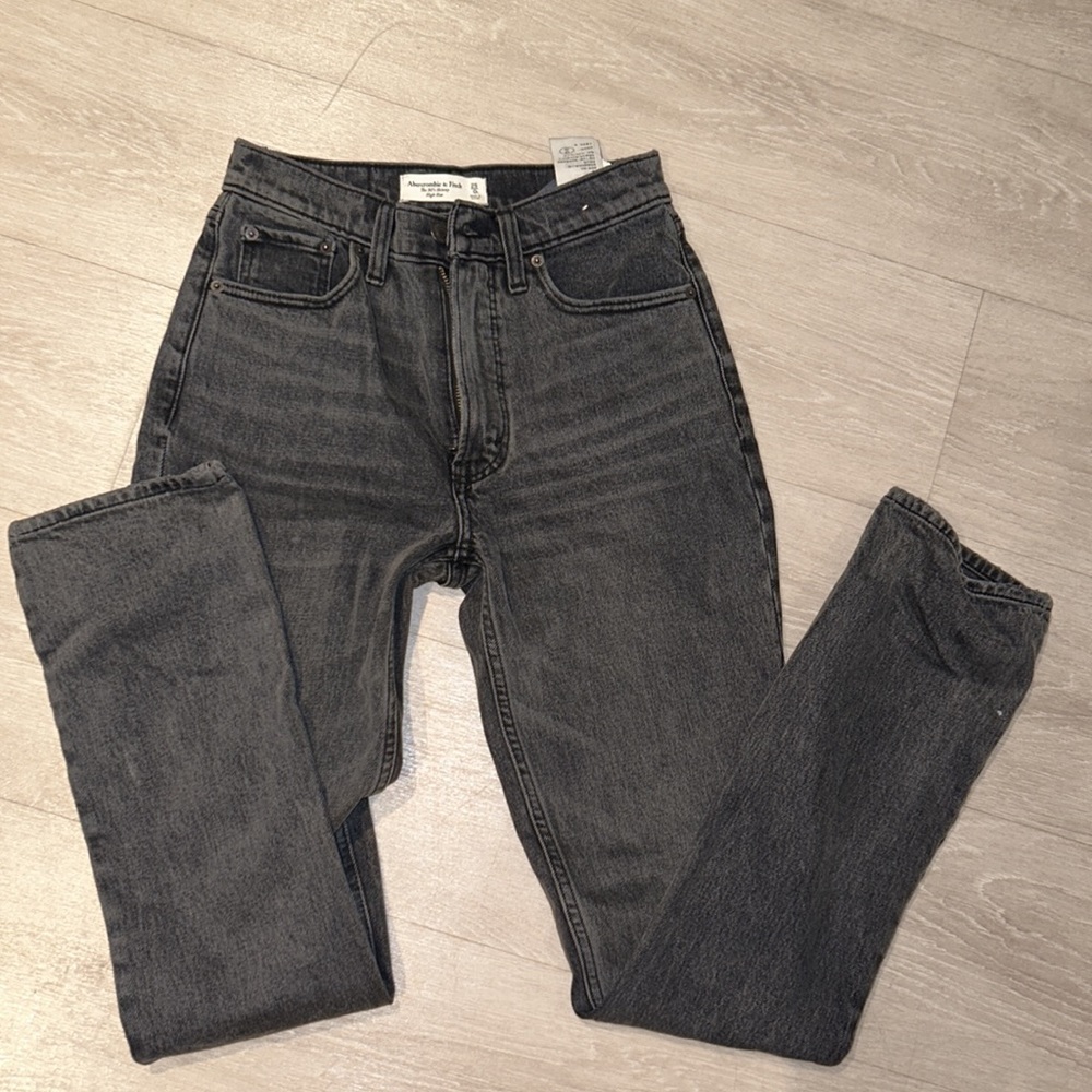 Abercrombie 90s high-rise jeans